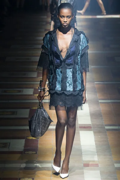 Look 35